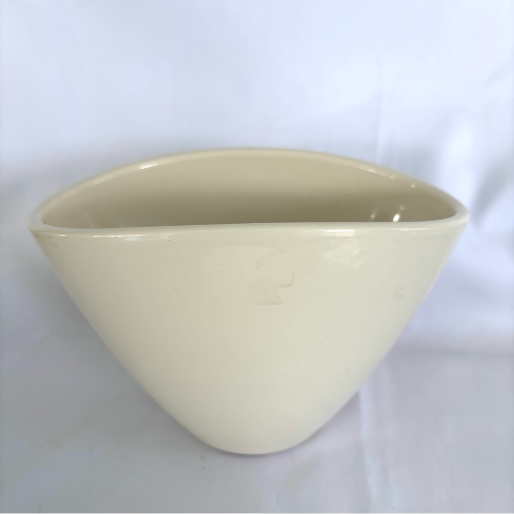 Vintage Ceramic/Porcelain MCM  Curved Planter/Bowl 9”x6” Made in Germany EUC